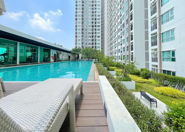 Near Bts L View L Pool And Gym 曼谷